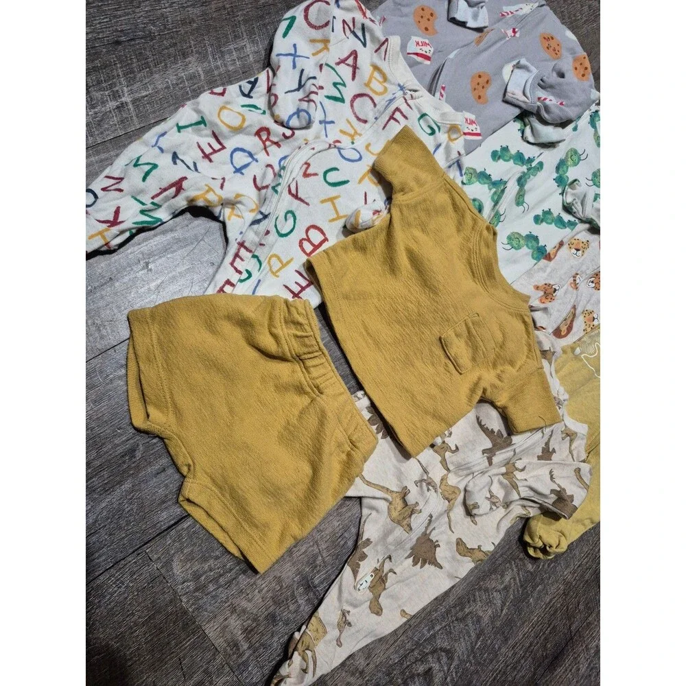 Old navy baby boy clothing lot size 0-3 months